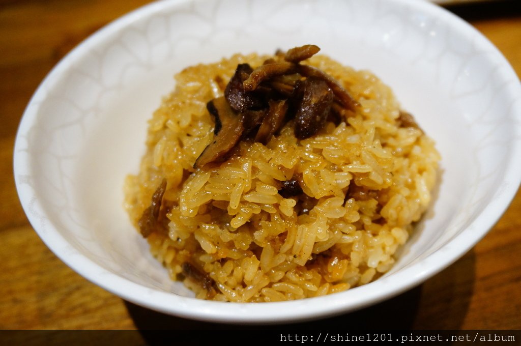 中正區美食 雙月食品社 善導寺站美食 台北麻油雞 何首烏雞湯 補湯