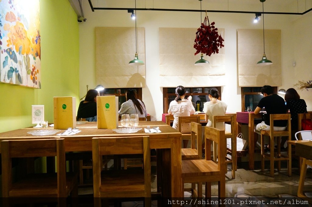 大橋頭站美食.迪化街美食. 牧山丘下午茶餐廳