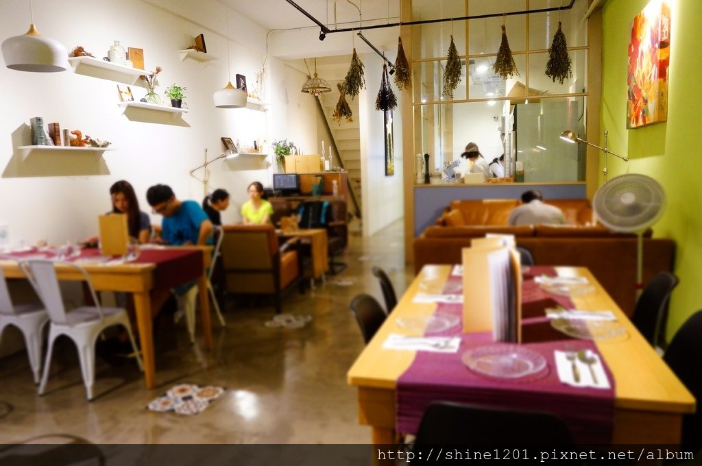 大橋頭站美食.迪化街美食. 牧山丘下午茶餐廳