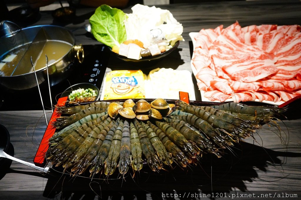 新莊美食 湯正黑潮涮涮鍋 新莊火鍋 新莊麻辣鍋 新莊海鮮