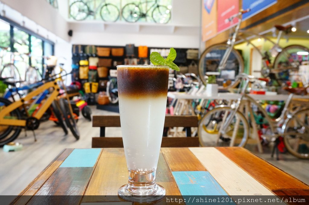 松山早午餐 下午茶 咖啡 Latte bialetti 比亞樂堤  Velo City歐美單車 