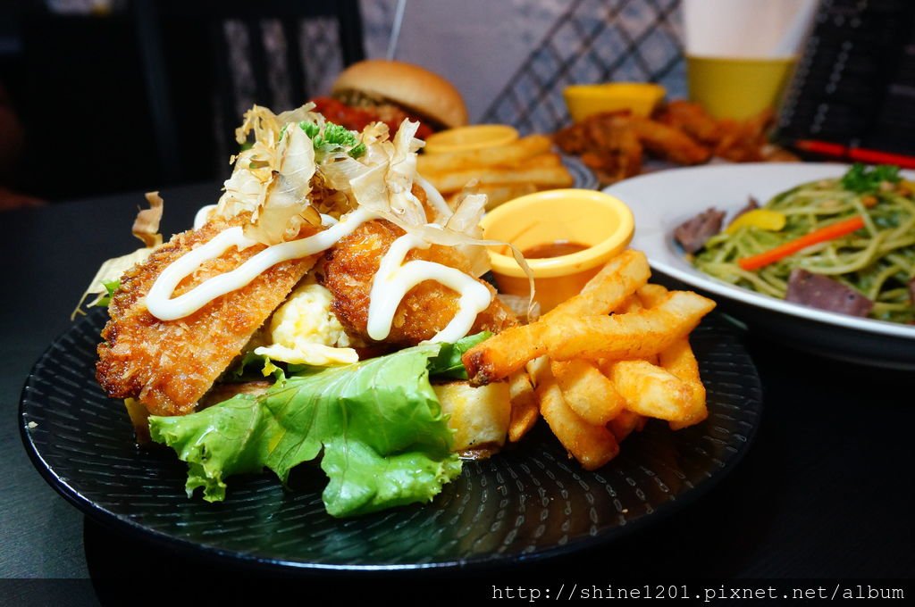 中山區早午餐 奇點+早午餐｜晴光商圈美食.中山國小站美食