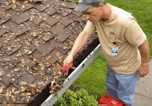 How to quickly clean gutters a