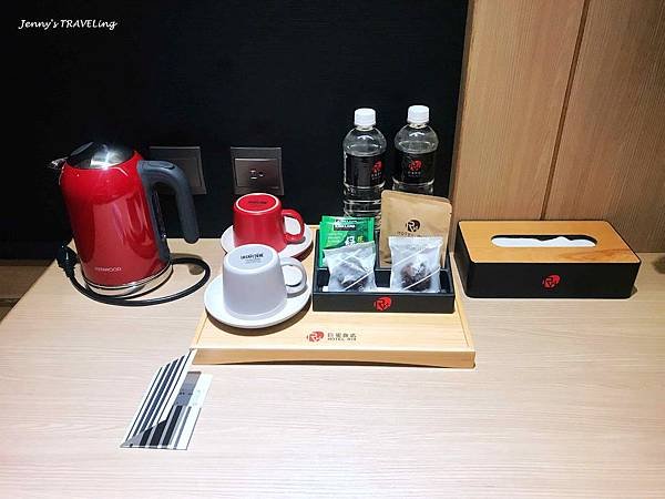 TW＊高雄市住宿推薦。R14巨蛋旅店。巨蛋捷運站旁