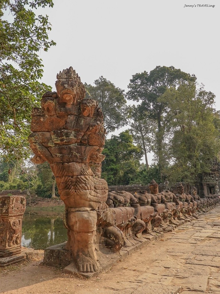 Cambodia＊吳哥窟。氣勢宏偉的寶劍塔ｘ小巧玲瓏的達松將