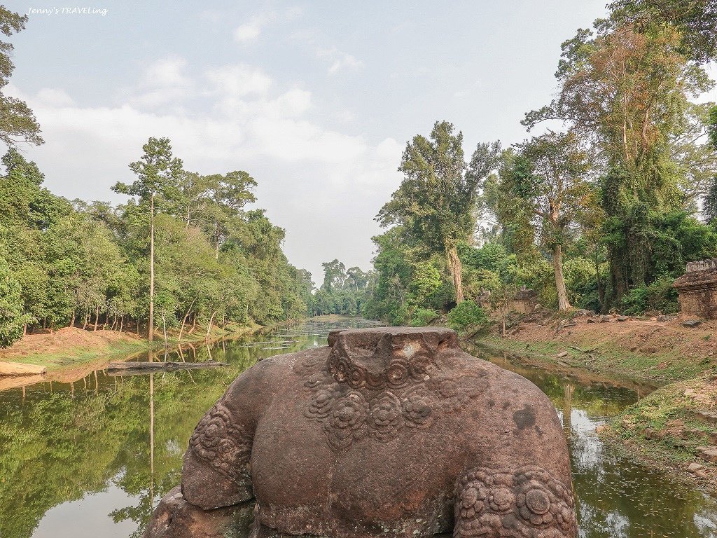 Cambodia＊吳哥窟。氣勢宏偉的寶劍塔ｘ小巧玲瓏的達松將
