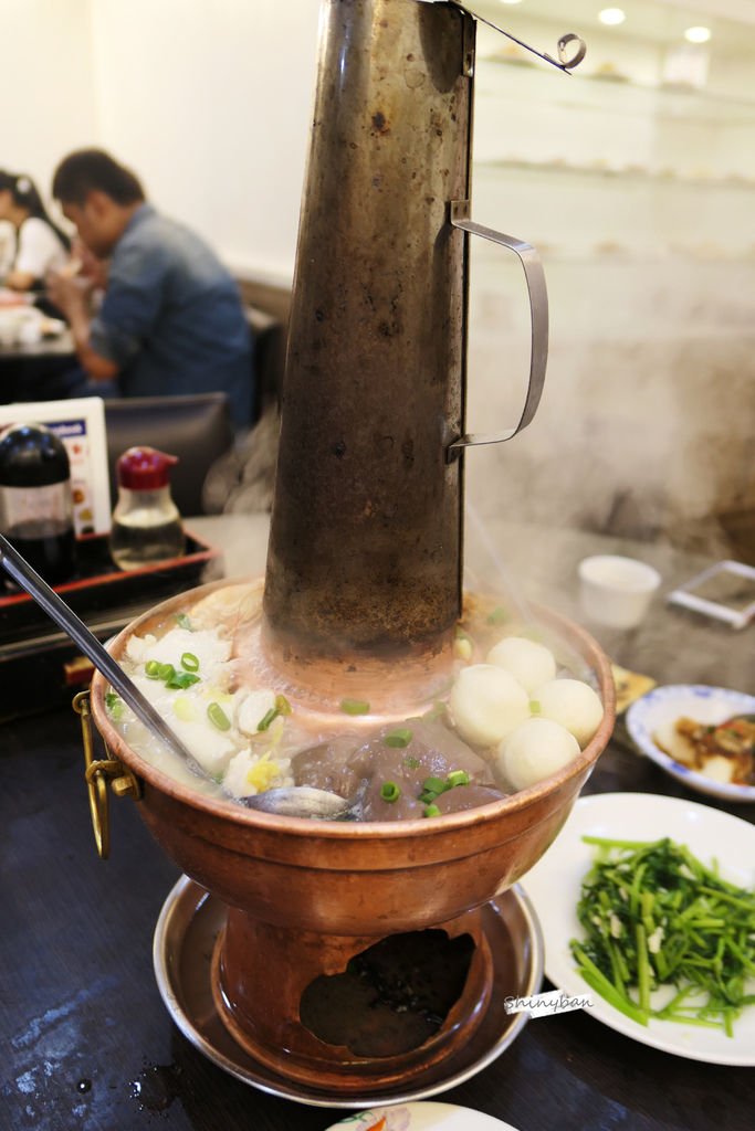 台北中正—順園小館｜意猶未盡的麵食館 酸菜白肉鍋誠意滿滿｜公