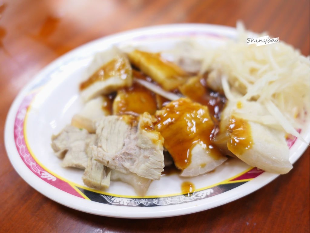 台北大同—龍緣滷肉飯｜來一份充滿古早味五香肉捲和香甜肉羹｜雙