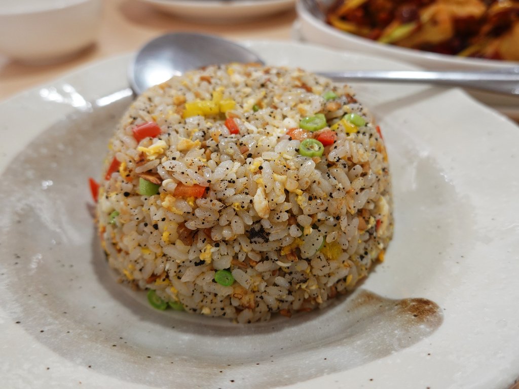 台北松山—不葷主義茶餐廳 Veggienius｜蔬食界天花板