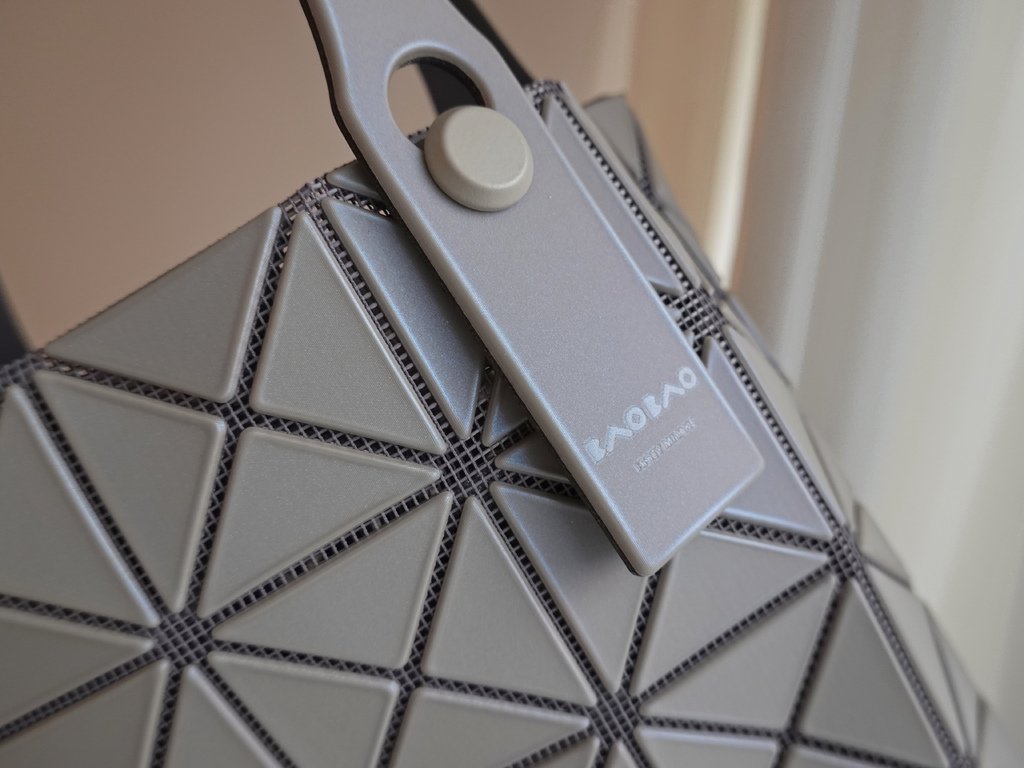 三宅一生ISSEY MIYAKE｜PRISM PLUS MI