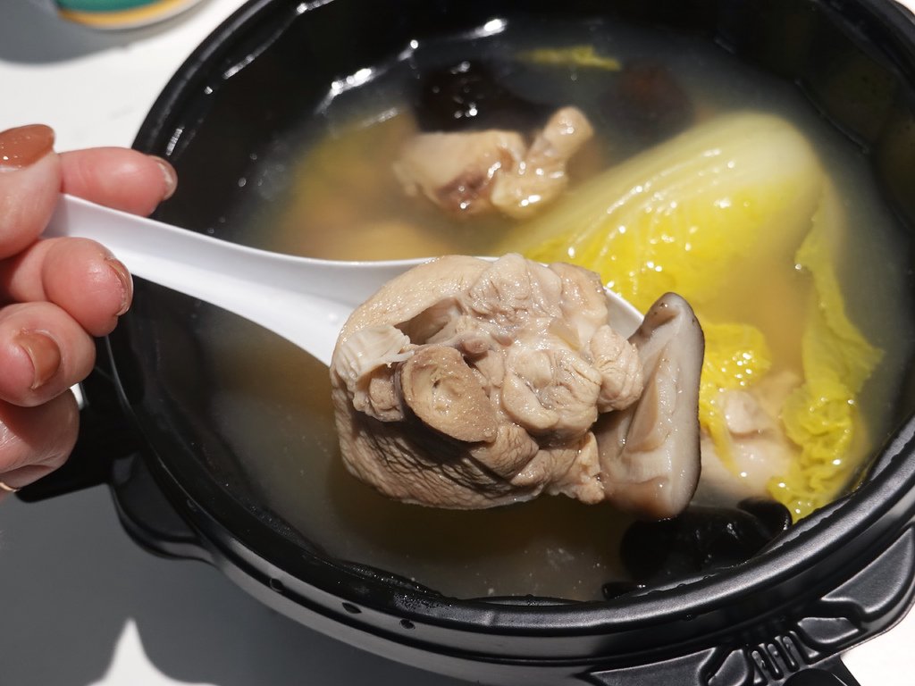 台北南港—湯心麵屋｜為外帶而生多吃法湯拌麵 上班族營養均衡午