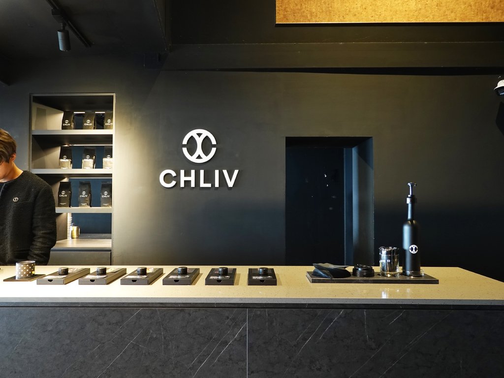 新北瑞芳—CHLIV｜世界拉花冠軍隱身九份 精心研磨極簡咖啡