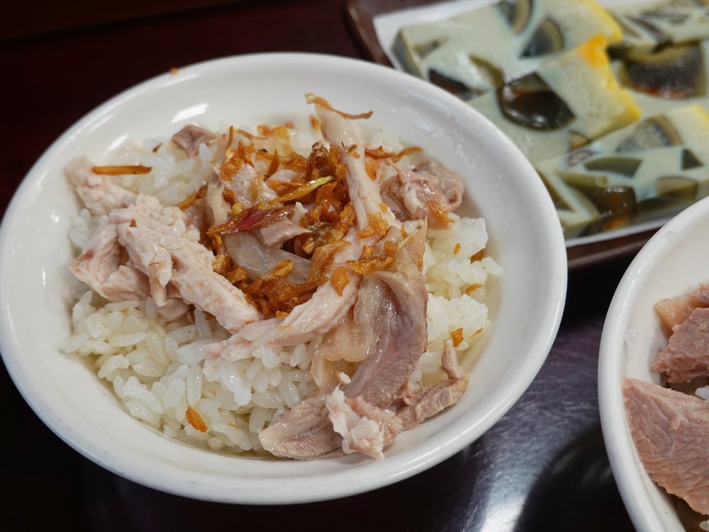 嘉義東區—阿宏師火雞肉飯｜油蔥系鮮嫩火雞肉片飯 超人氣火雞肉