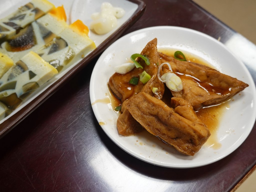 嘉義東區—阿宏師火雞肉飯｜油蔥系鮮嫩火雞肉片飯 超人氣火雞肉