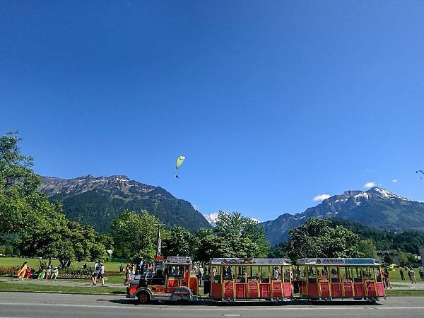 其實也有馬車可以搭