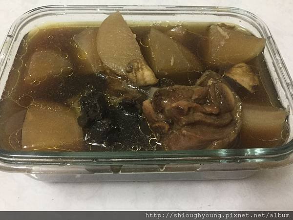鮭魚飯佐老菜脯雞湯 %26; 簡易海鮮湯