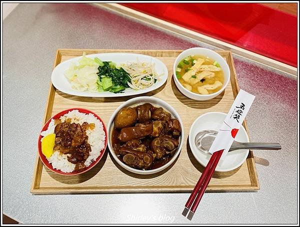 捷運東門站 ‧ 五燈獎台北店(豬腳飯/腿庫飯/滷肉飯)