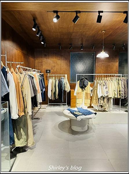 捷運輔大站 ‧ QUEEN SHOP Life Store新