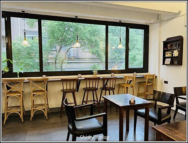 捷運府中站 ‧ 老地方咖啡 Uknowhere Café