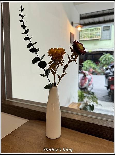 捷運江子翠站 ‧ 茜月甜點工作室