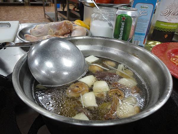 什菇養生雞湯