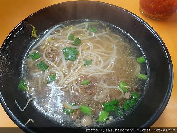 S&amp;B和小勛&amp;邦邦一起吃吃喝喝^ ^民生社區/小麵攤-新東街