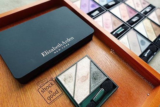 Elizabeth Arden 伊麗莎白雅頓 玩色百變眼彩盤 Eye Shadow Trio エリザベスアーデン