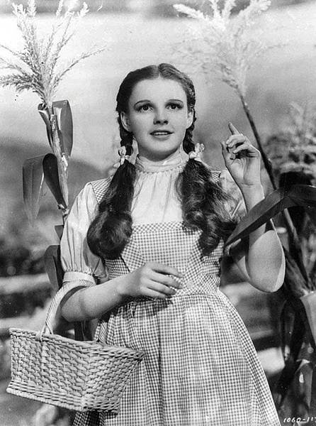 The-Wizard-of-Oz-judy-garland-535484_650_876.jpg