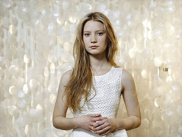 mia-wasikowska-5.jpg
