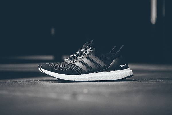 adidas_ultra_boost_black_white_7