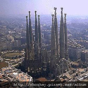 p_61_La-Sagrada-Familia-barcelon[1].jpg