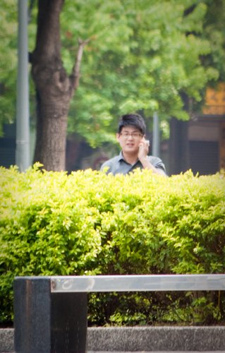 這傢伙假裝沒看到我們...