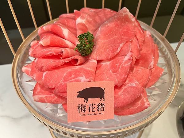 食 ☆ 台中西屯｜久違石頭火鍋｜逢甲商圈｜蔬菜鍋料放題｜飲料