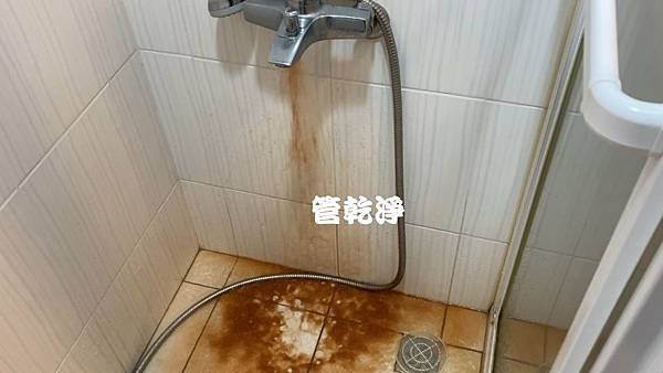 洗水管 管路裡有鐵塊 .. 台中 甯靖 宜佳街 清洗水管