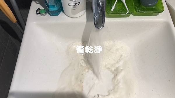 龍頭噴出泡沫牛奶.. 新竹 新埔 文德路 清洗水管 (管乾淨