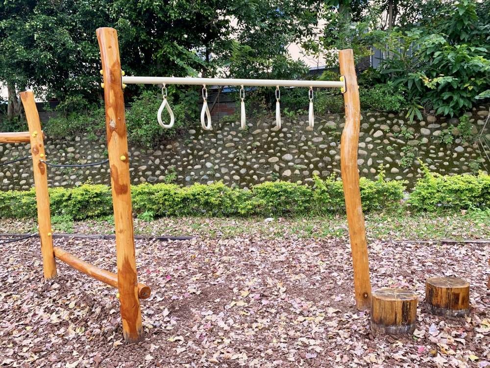 【桃園特色小學】蘆竹公埔國小_不輸大型特色公園，這裡的遊具也