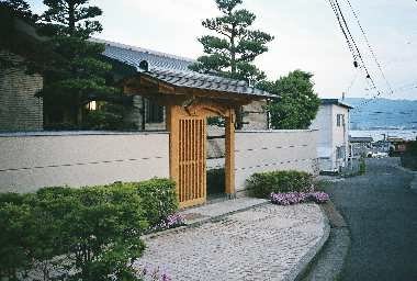t001-029.jpg