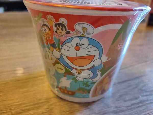 日清nissin 哆啦a夢小杯麵