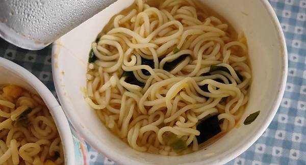 日清nissin 哆啦a夢小杯麵