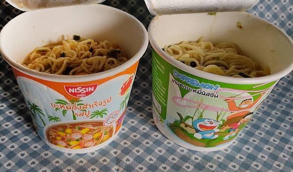 日清nissin 哆啦a夢小杯麵