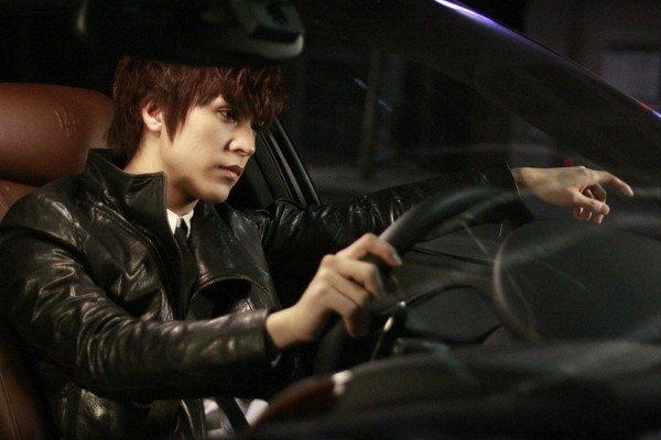 20120125_b2st_dongwoon-600x400.jpg