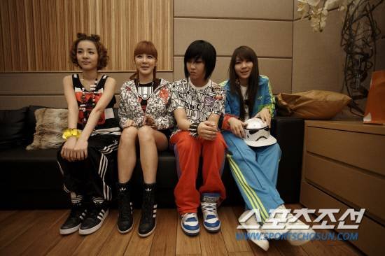 20110320_2ne1_training_13