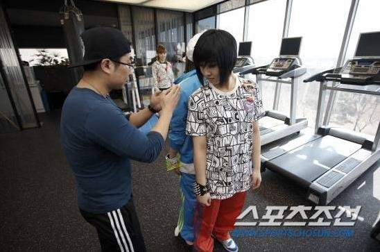 20110320_2ne1_training_18