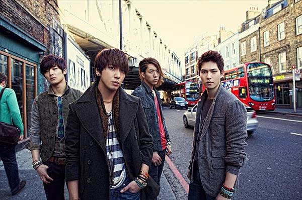 130110_cnblue_724480_1