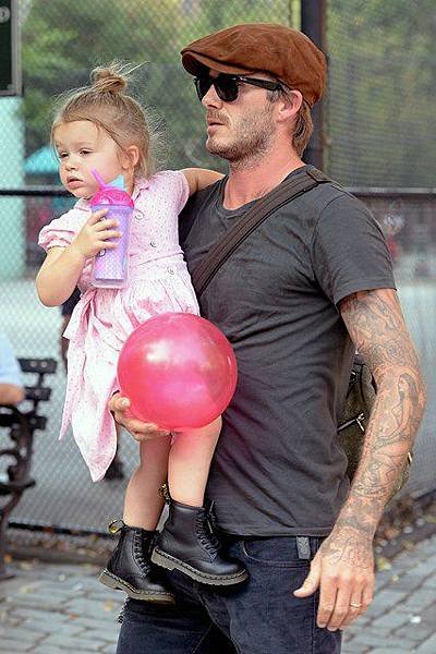 David-Harper-Beckham-Vogue-11Sept13-PA_b_426x639