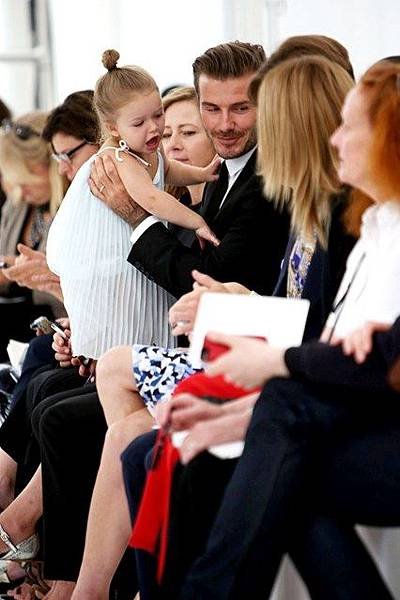 david-beckham-harper-beckham-vogue-9sept13-rex_426x639