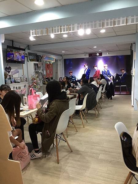 Fans cafe_180403_0004.jpg