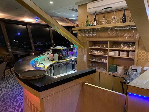 【承萬尊爵渡假酒店】有百坪兒童樂園,戶外星光南洋SPA泳池 