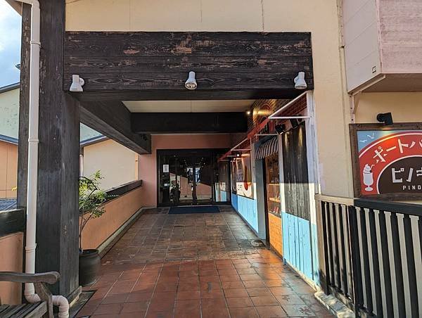 喫茶店ピノキオ 神戸ハーバーランド店-02.jpg