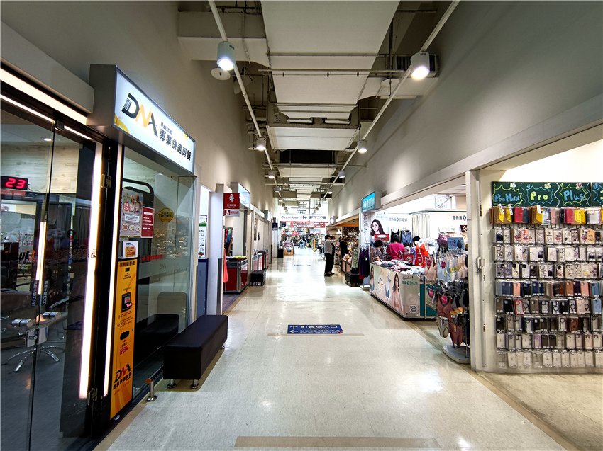 【家樂福三峽北大店】同步歡慶VALENTINO MORRIS